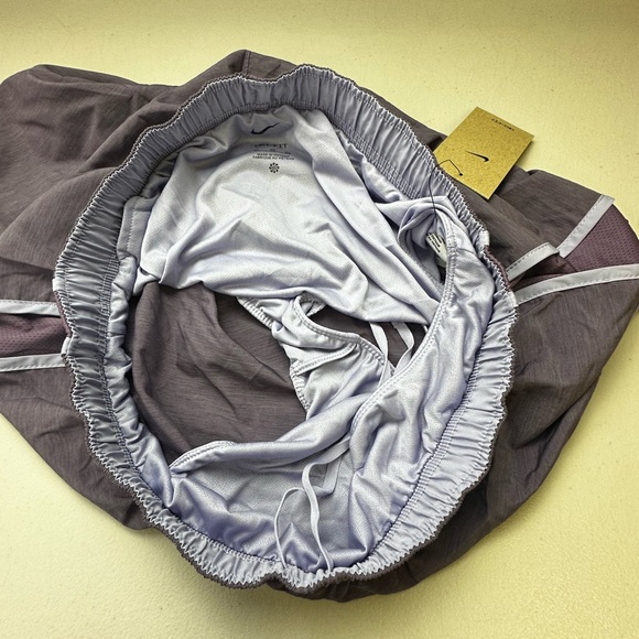 Nike Women’s Gym Running Shorts Dri Fit Tempo XL Lavender NWT - Picture 7 of 10